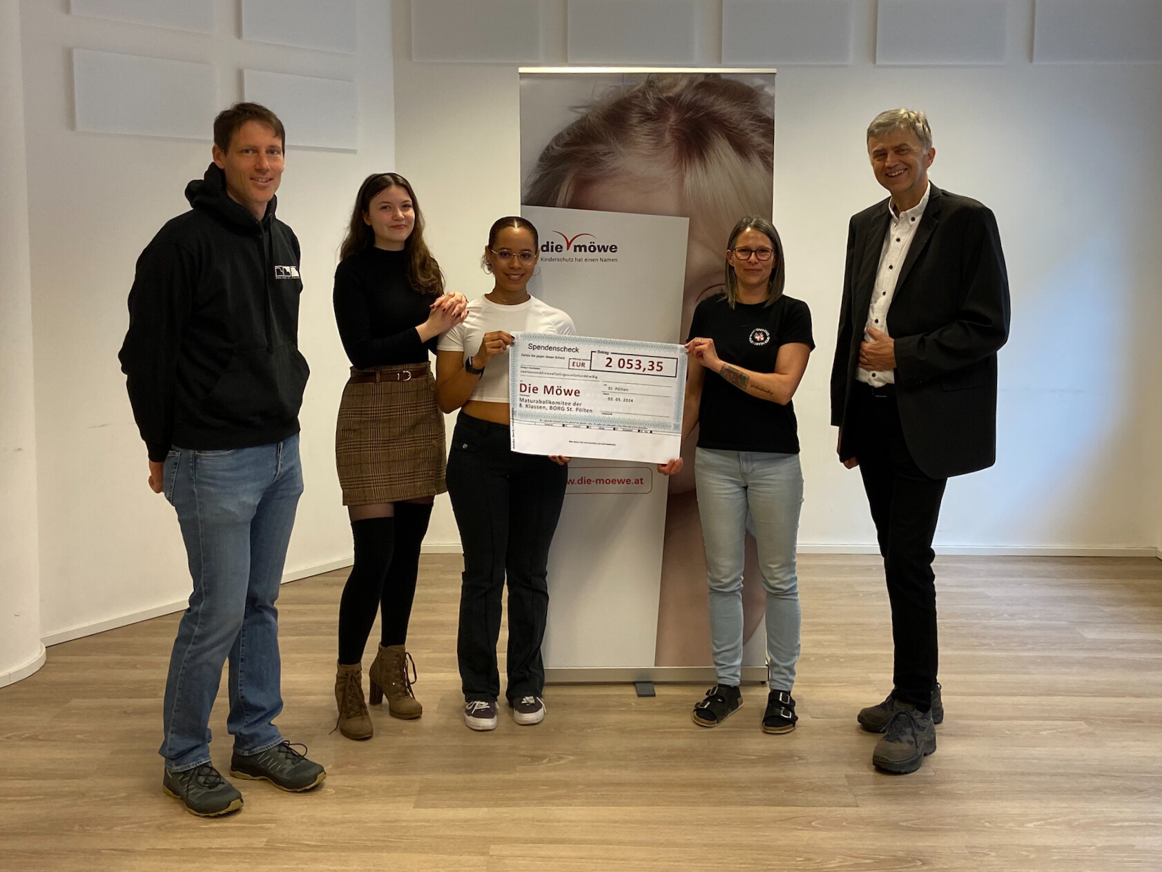 BORG St. Pölten Maturaball 2023 Scheckübergabe