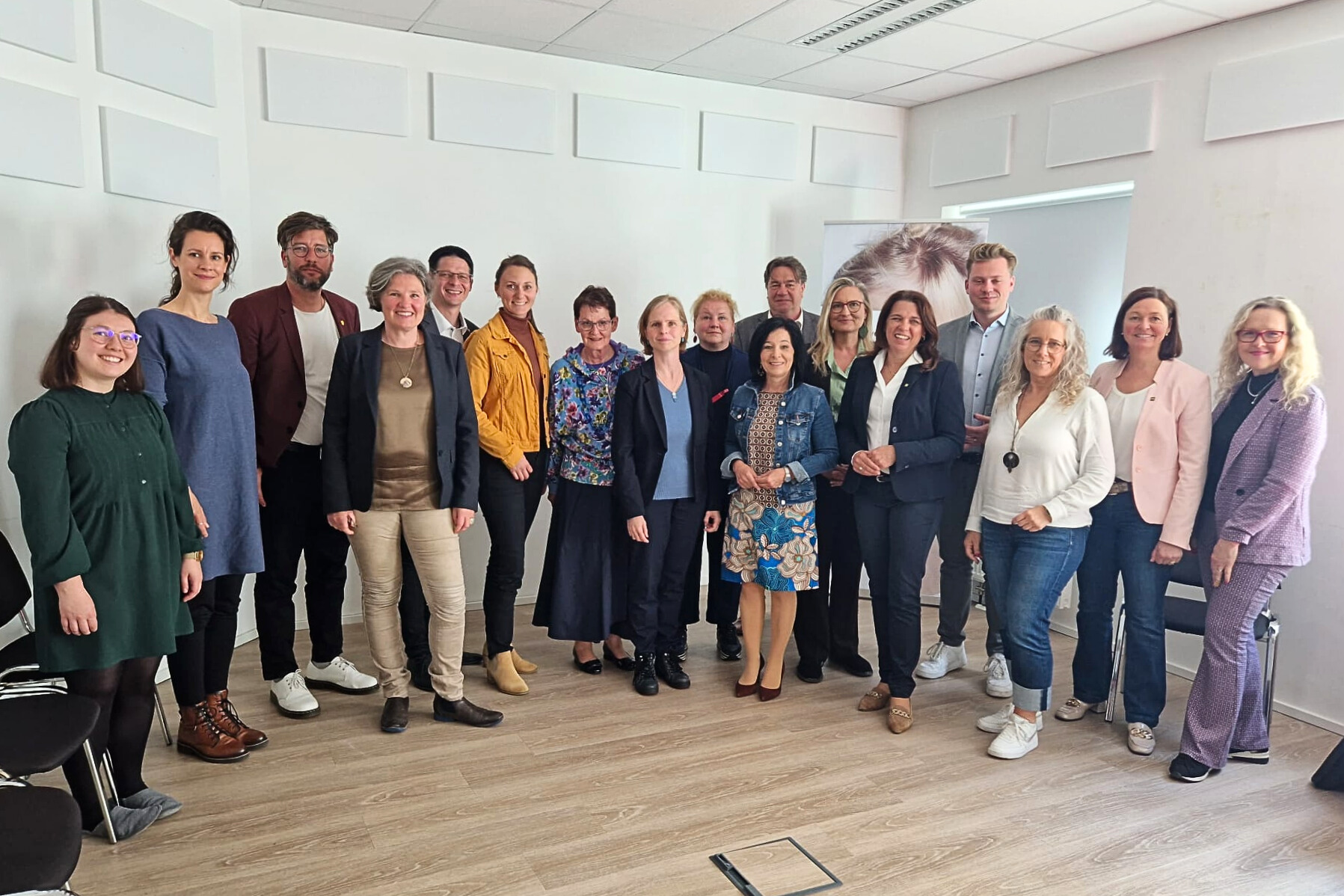 kinderrechte-ausschuss-besuch-moewe-st-poelten