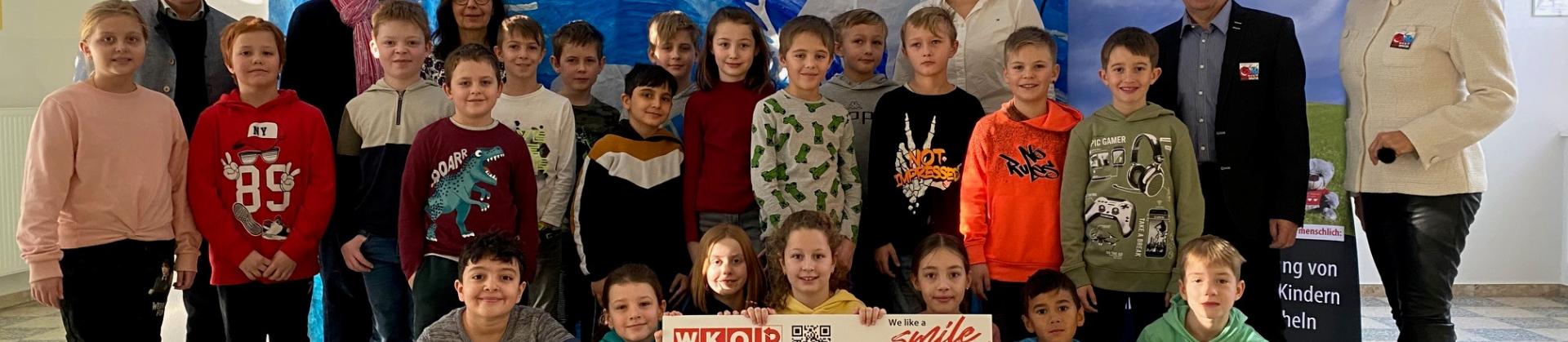 Scheckübergabe an die Volksschule Waidhofen/Thaya Scheckübergabe an die Volksschule Waidhofen/Thaya