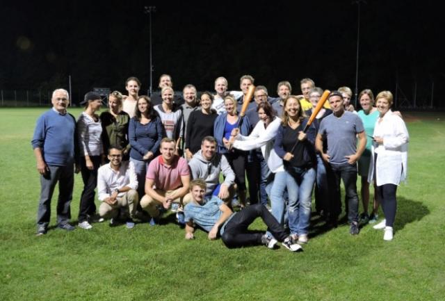 Scheckübergabe ifss charity 2016