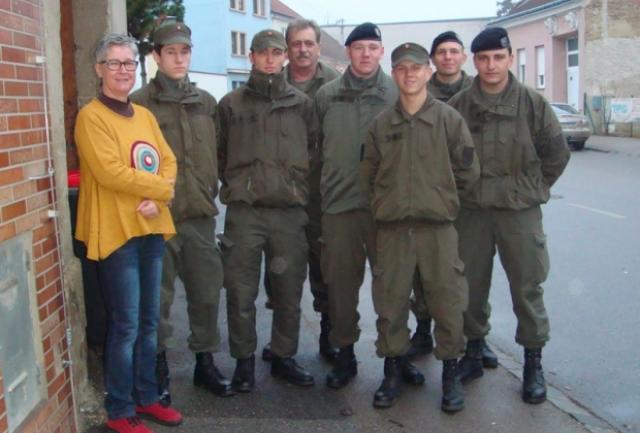 Roswitha Tscherkassky-Koularas (die möwe), Offiziersstellvertreter Rudolf Haager, Zugsführer Patrick Gürtelschmidt, Rekruten: Maximilian Haas, Georg Peterle, Daniel Marintschak, Markus Mraz, Patrick Zanyath, Patrick Traxler (nicht am Bild)