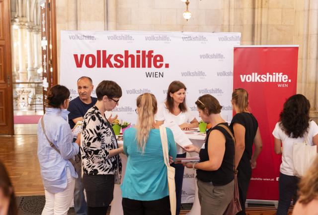 fruehe-hilfen-wien-kick-off-2023-infostand2