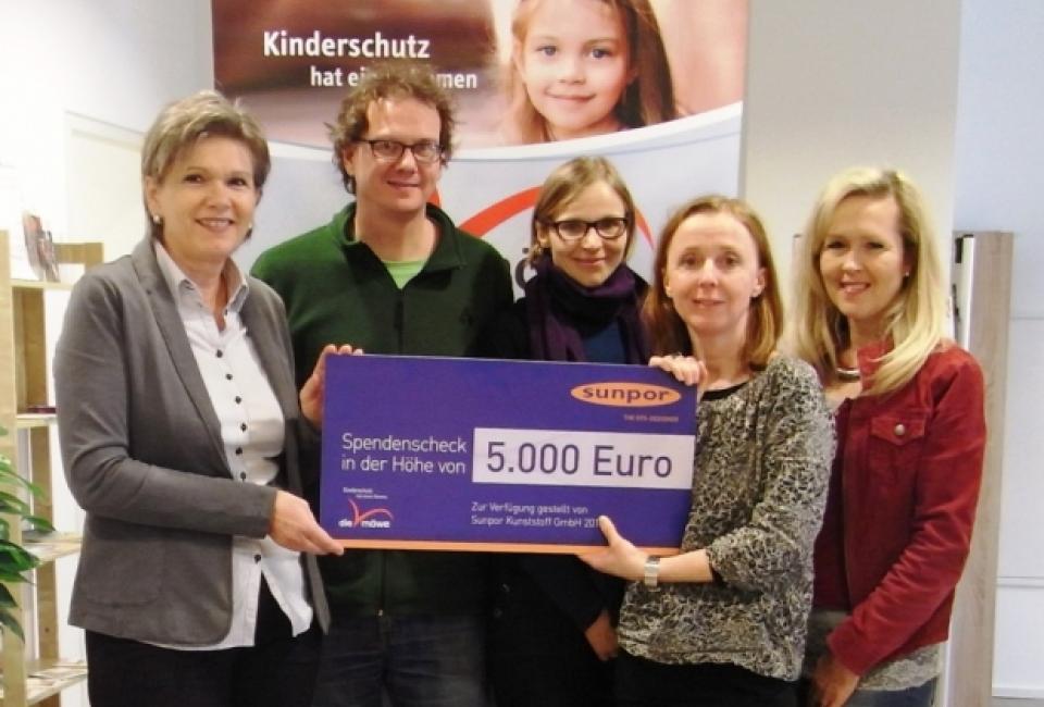 Scheckübergabe Firma Sunpor
