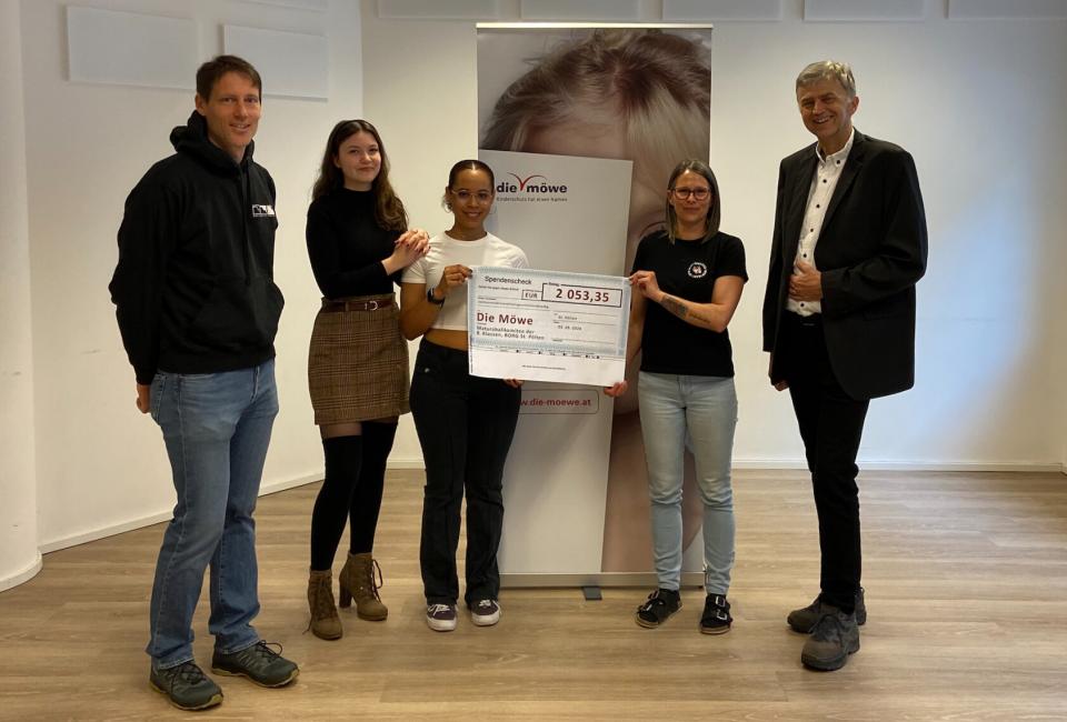 BORG St. Pölten Maturaball 2023 Scheckübergabe