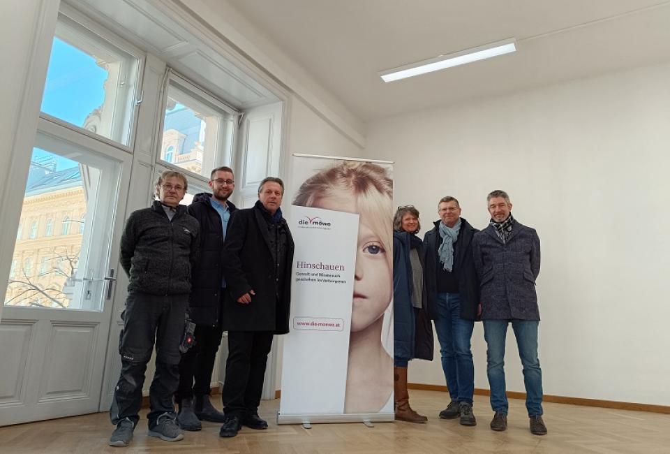 Elektro Schwarzmann spendet Beleuchtung an möwe Wien